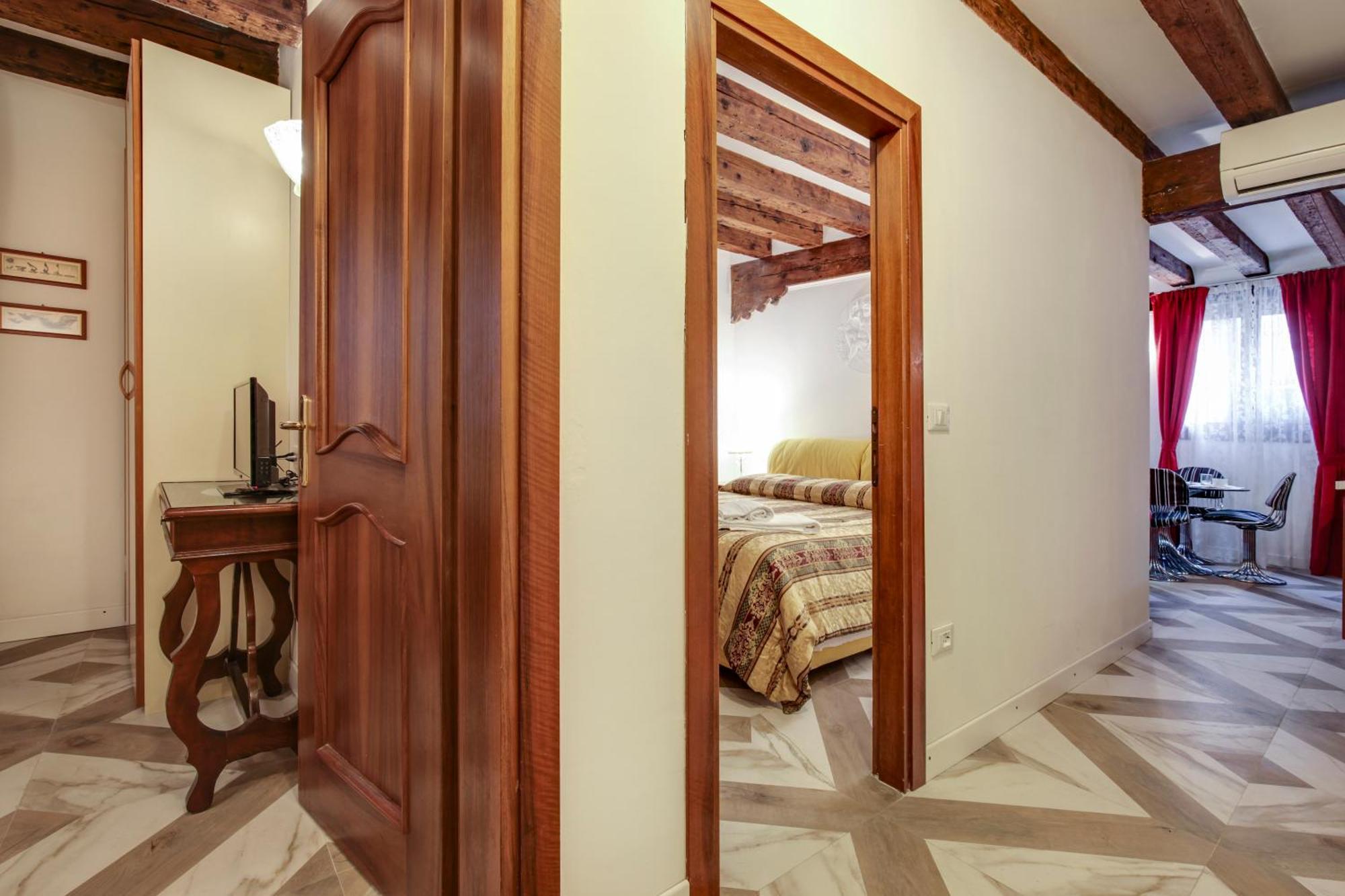 Casa Angeli L.t. M0270422137 Venedig